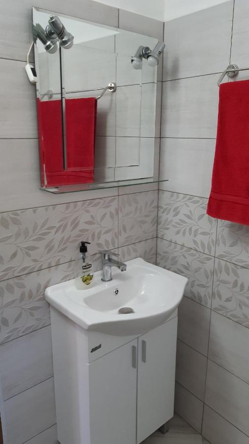 ארבאנאסי Guest House Astra מראה חיצוני תמונה