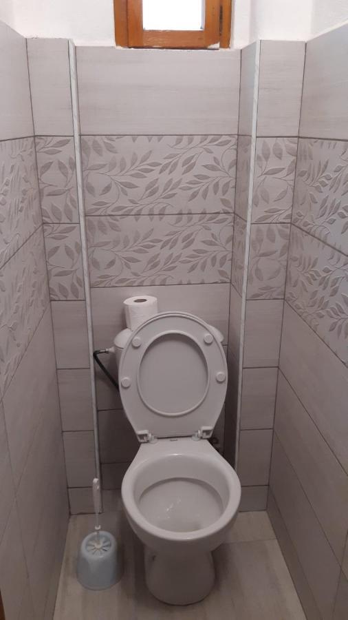 ארבאנאסי Guest House Astra מראה חיצוני תמונה