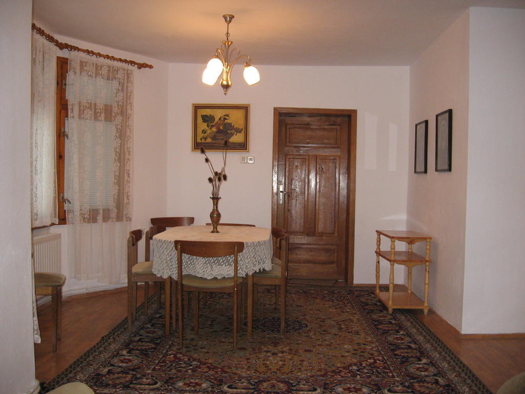 ארבאנאסי Guest House Astra חדר תמונה