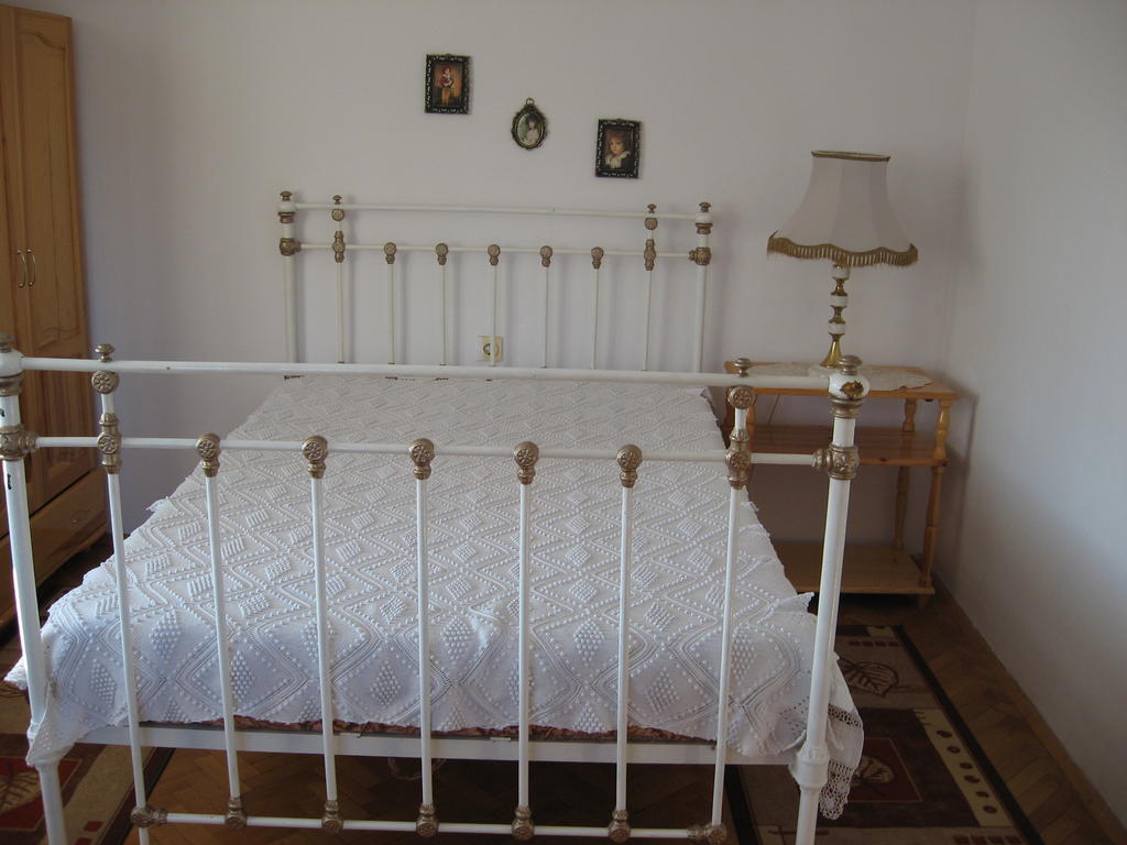 ארבאנאסי Guest House Astra חדר תמונה